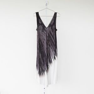 Tina+Jo Purple V-Neck Tent Midi Dress